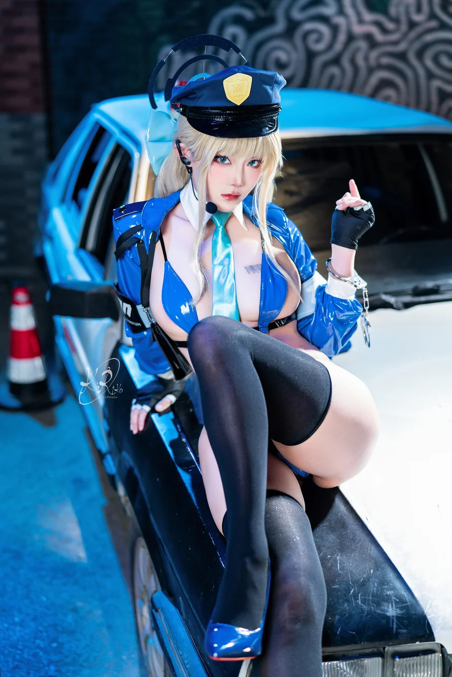 Coser-Celia-Toki-Police-014.webp