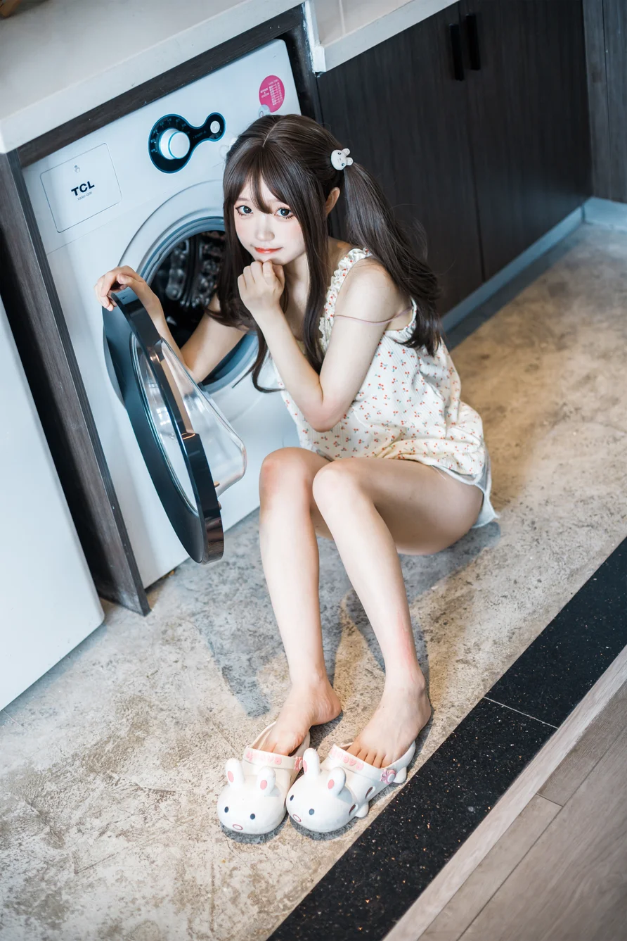 Coser-Eiri-Kanzawa-016.webp