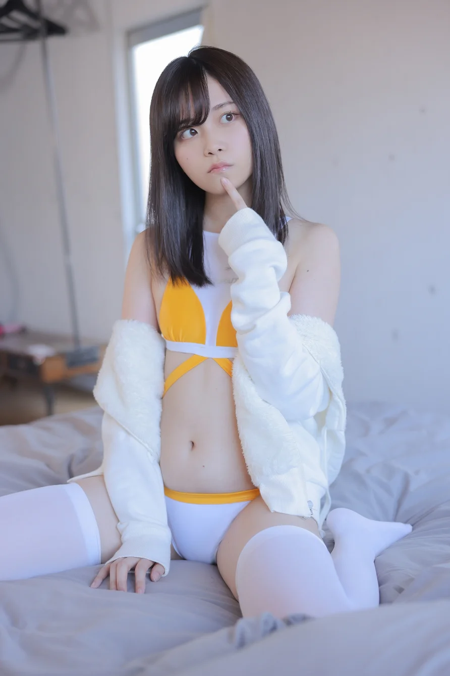 Coser-Mimiko-Hinaki-Wet-Color-Swimming-Race-002.webp