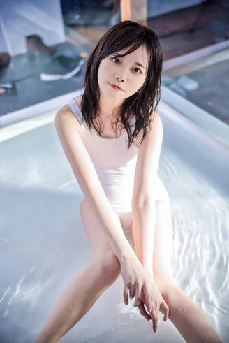 Coser-Mimiko-Hinaki-Wet-Color-Swimming-Race-162.webp