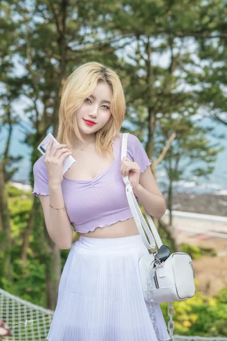 SAINT-Photolife-Yuna-Vol.14-Jeju-Story-Part-1-046.webp