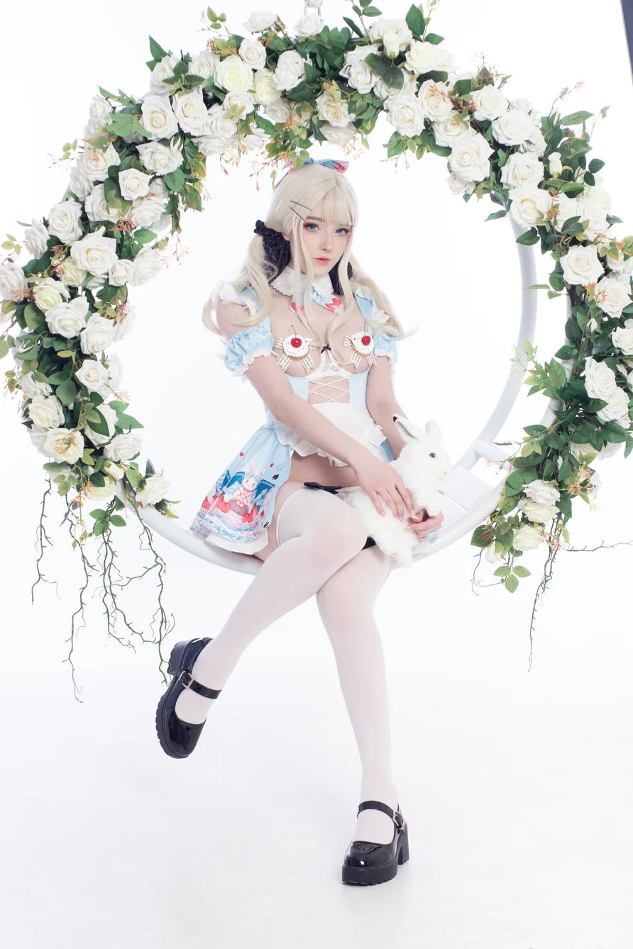 Coser-Candy-Ball-Alice-in-Easterland-001.webp