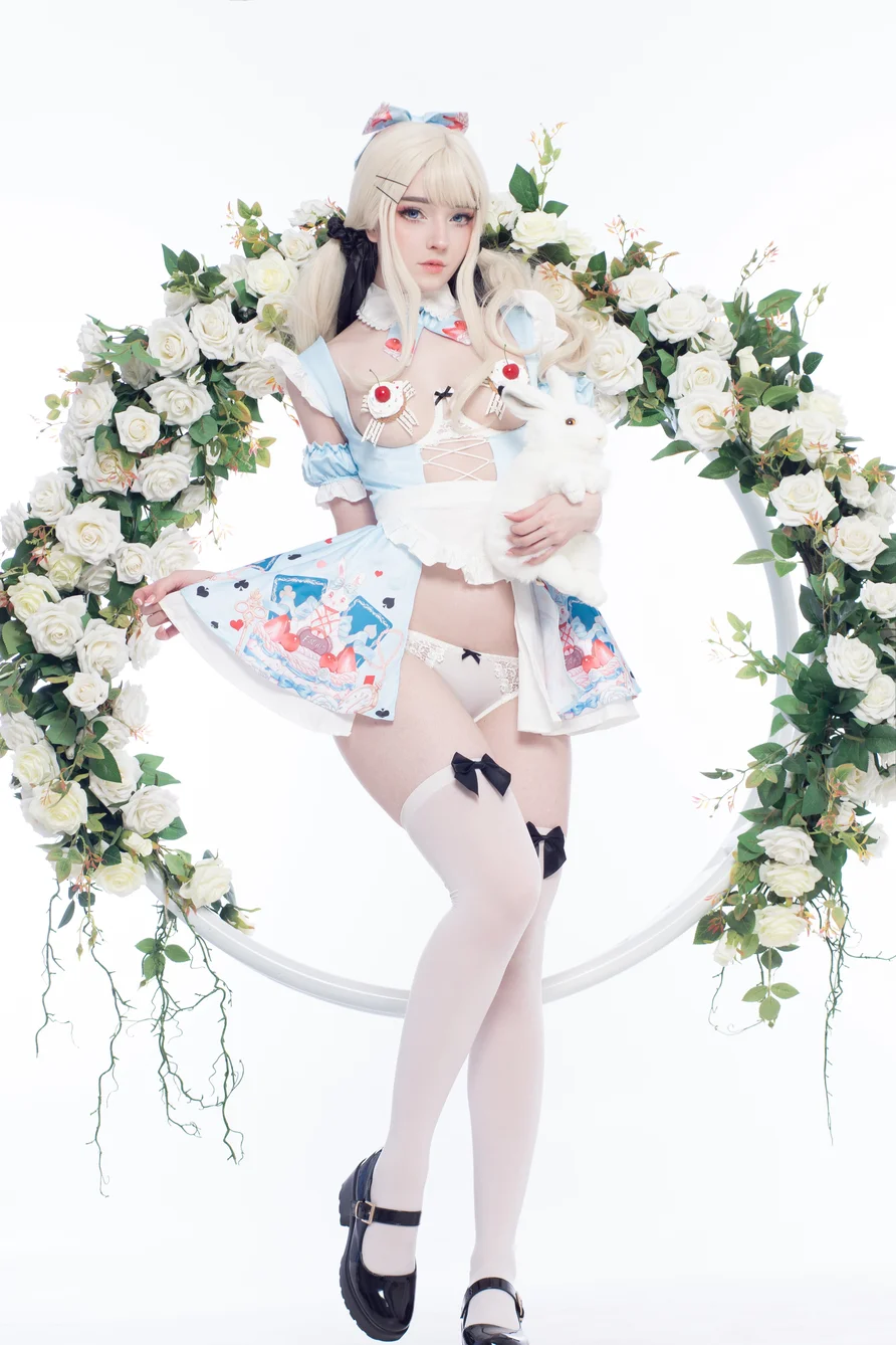 Coser-Candy-Ball-Alice-in-Easterland-005.webp