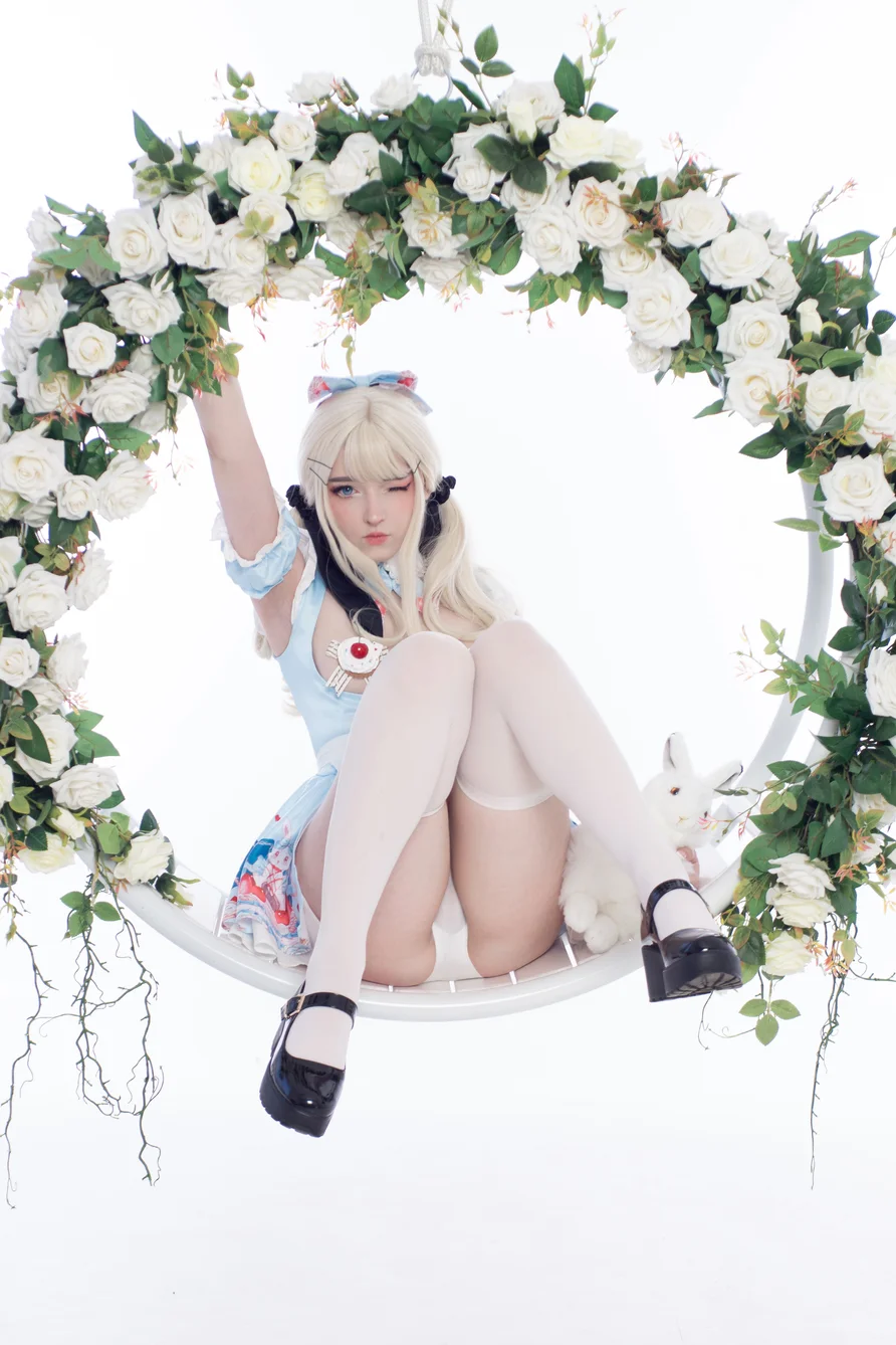 Coser-Candy-Ball-Alice-in-Easterland-008.webp