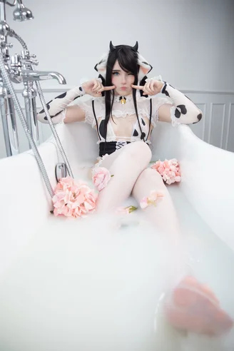 Coser-Candy-Ball-Got-Milk-055.webp