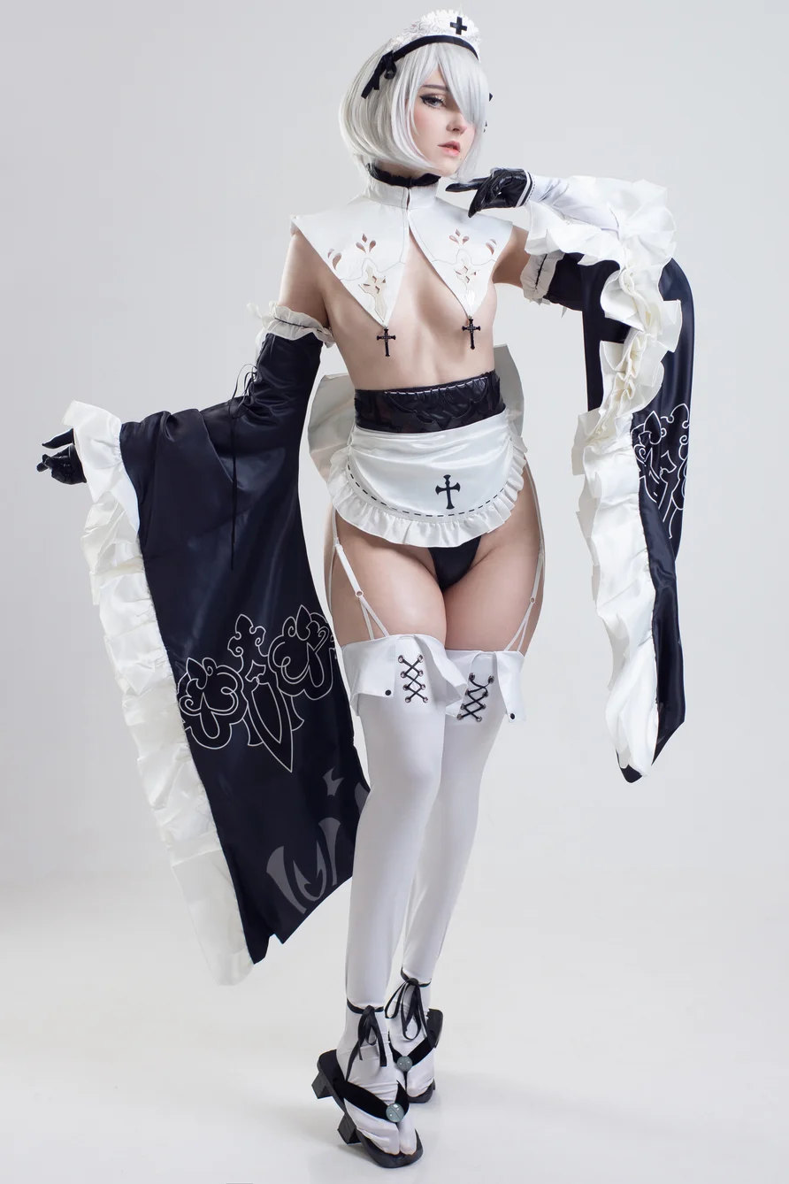 Coser-Candy-Ball-Maid-2B-005.webp