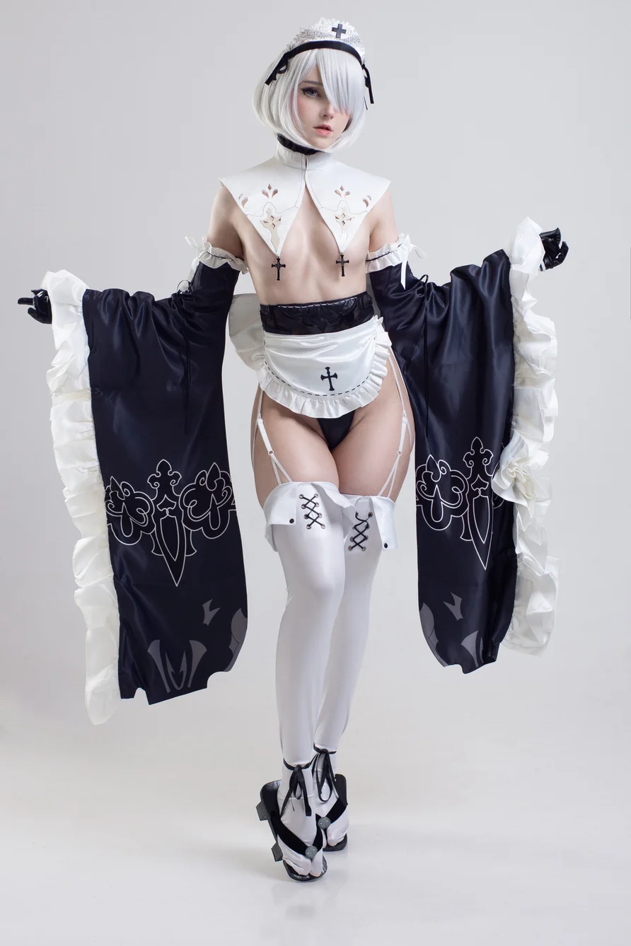 Coser-Candy-Ball-Maid-2B-006.webp