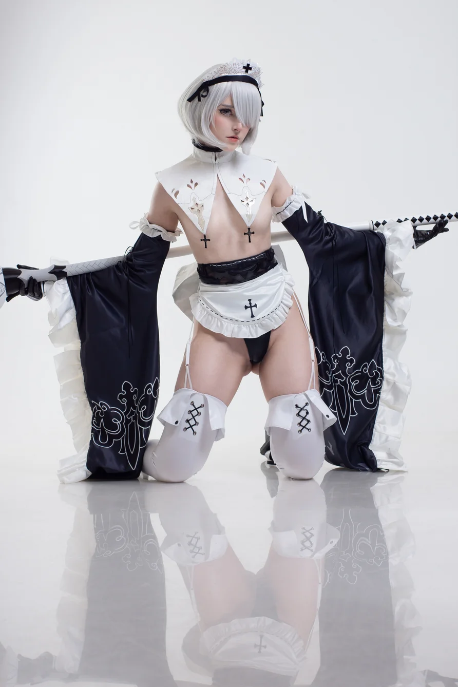 Coser-Candy-Ball-Maid-2B-010.webp