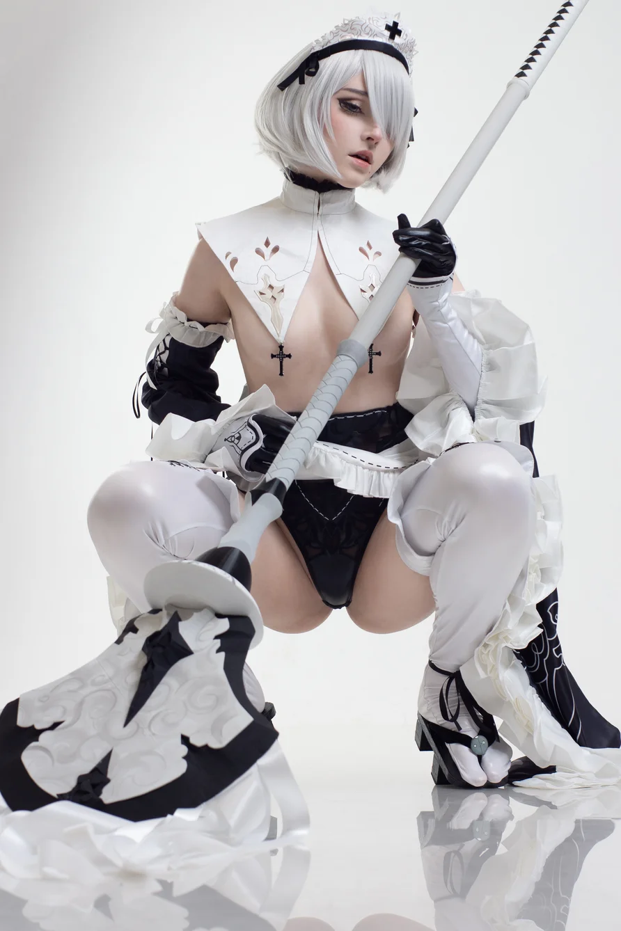 Coser-Candy-Ball-Maid-2B-011.webp