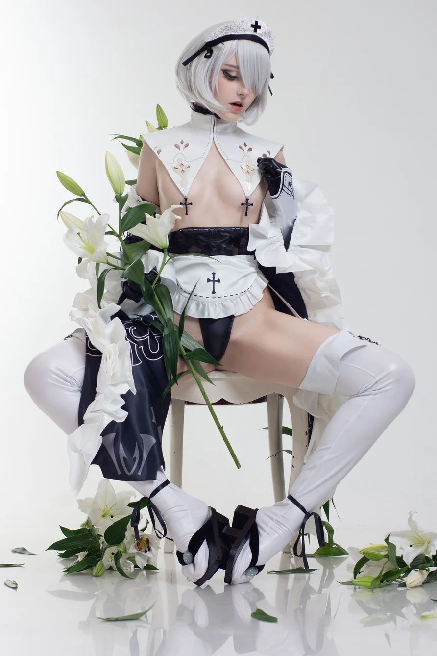 Coser-Candy-Ball-Maid-2B-018.webp