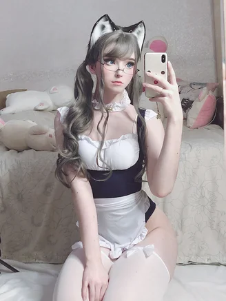 Coser-Candy-Ball-Maid-Swimsuit-064.webp