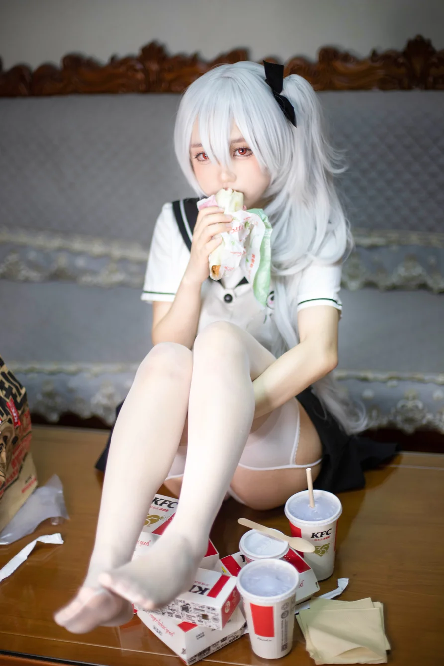 Coser-Eiri-Kanzawa-004.webp