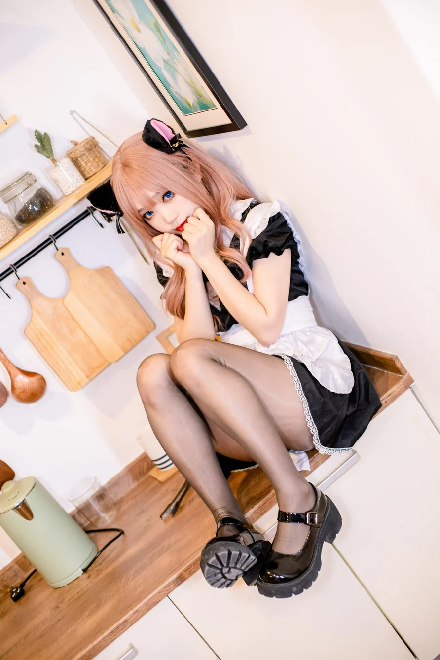 Coser-Eiri-Kanzawa-007.webp