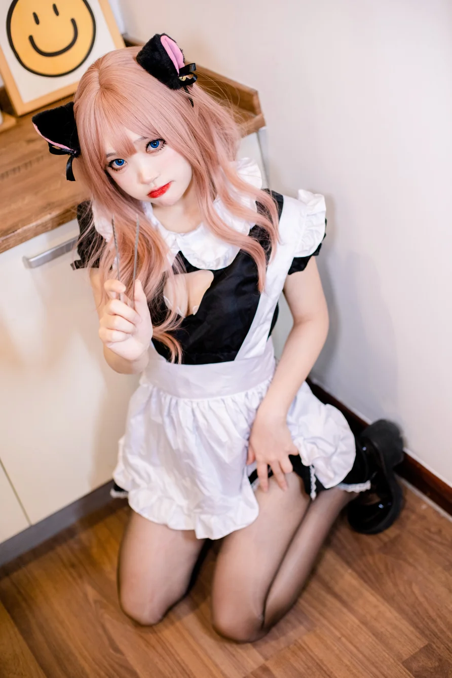 Coser-Eiri-Kanzawa-010.webp