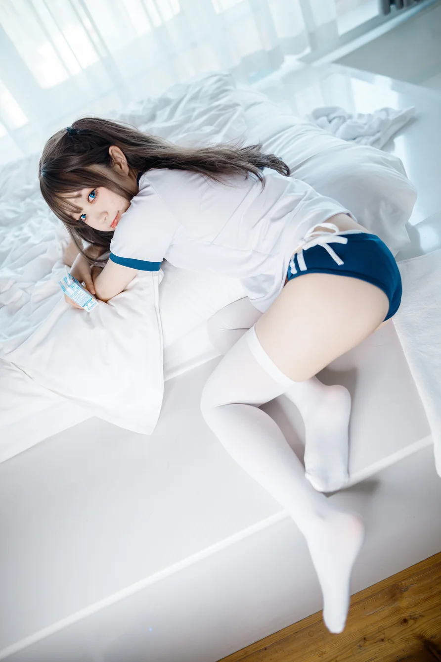 Coser-Eiri-Kanzawa-010.webp