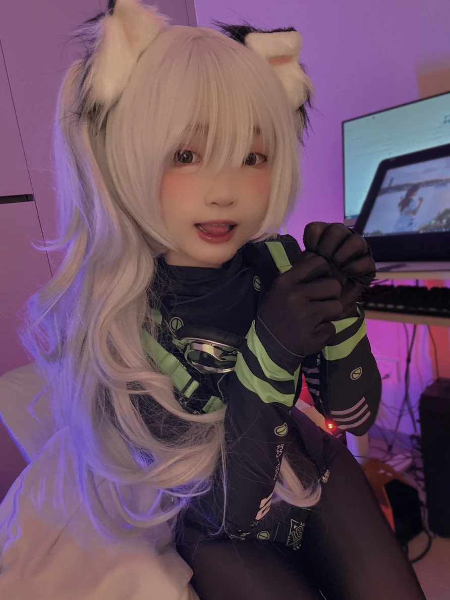 Coser-Eiri-Kanzawa-011.webp