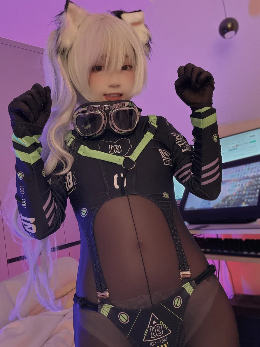 Coser-Eiri-Kanzawa-013.webp