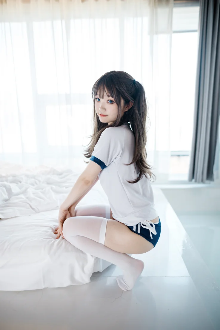 Coser-Eiri-Kanzawa-021.webp