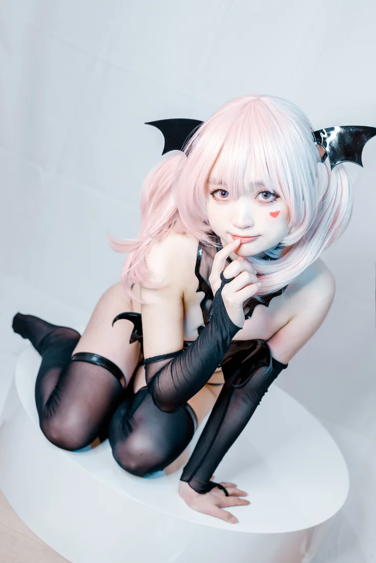 Coser-Eiri-Kanzawa--022.webp