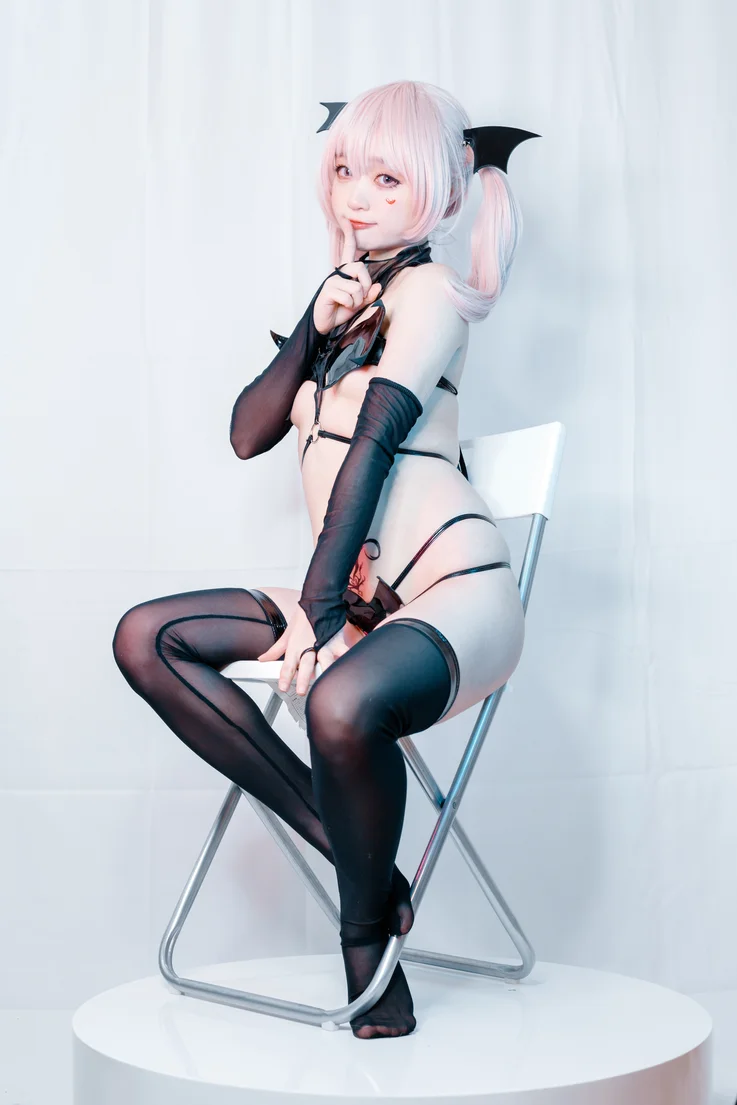 Coser-Eiri-Kanzawa--023.webp