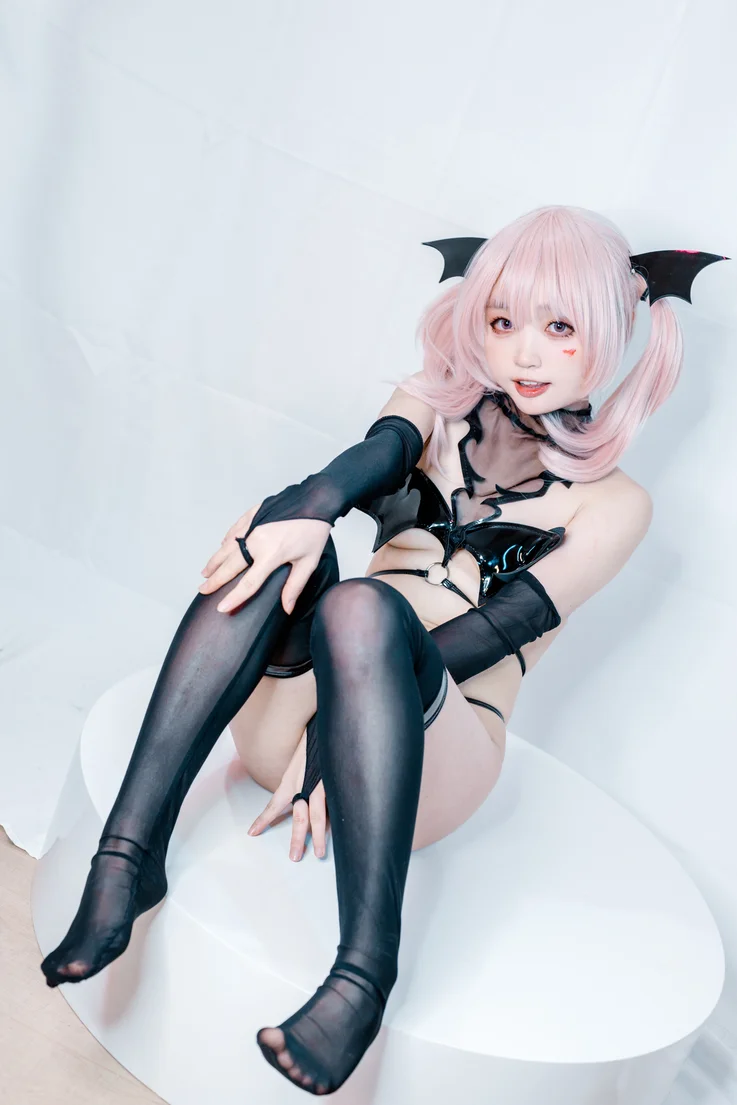 Coser-Eiri-Kanzawa--024.webp