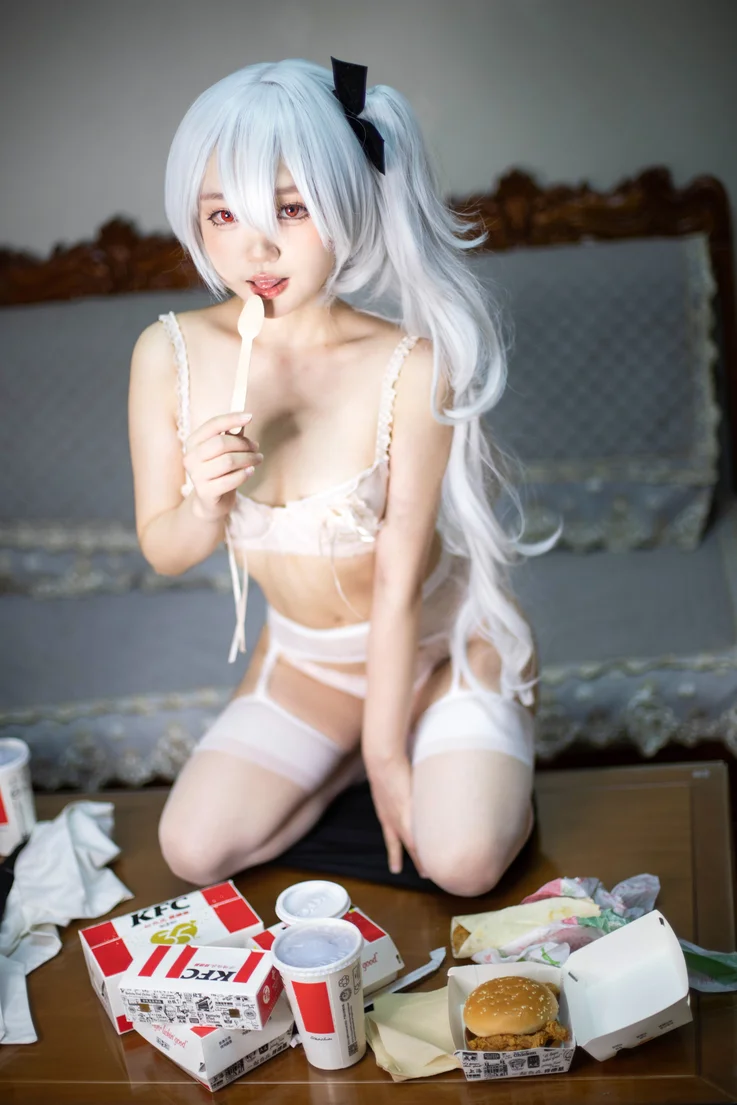 Coser-Eiri-Kanzawa-025.webp