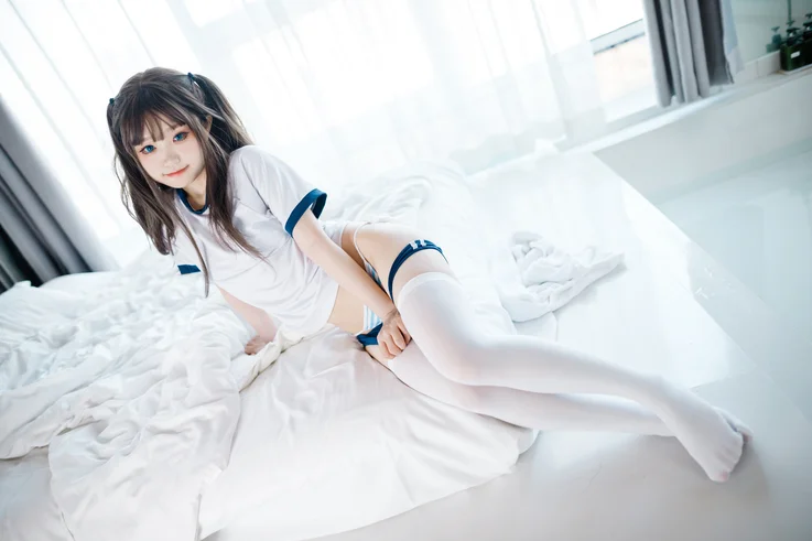 Coser-Eiri-Kanzawa-025.webp