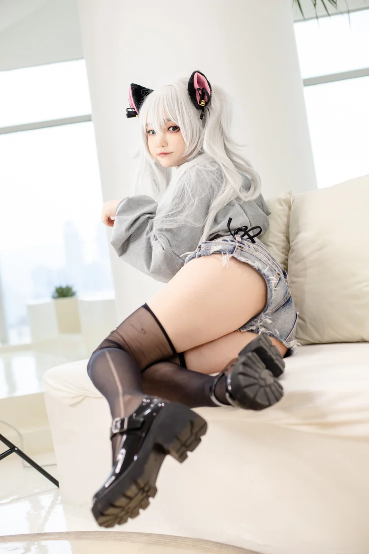 Coser-Eiri-Kanzawa-034.webp