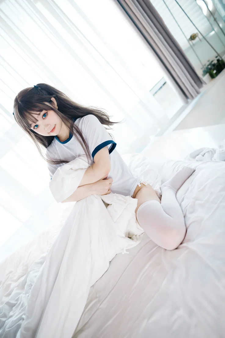 Coser-Eiri-Kanzawa-037.webp