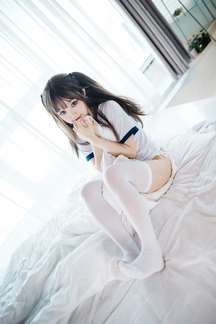 Coser-Eiri-Kanzawa-039.webp