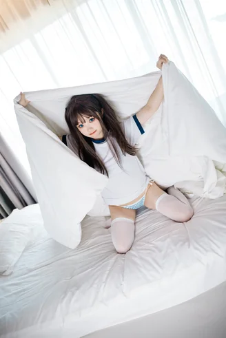 Coser-Eiri-Kanzawa-041.webp