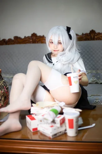 Coser-Eiri-Kanzawa-046.webp