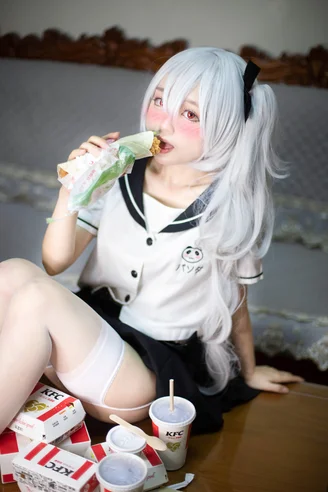 Coser-Eiri-Kanzawa-047.webp