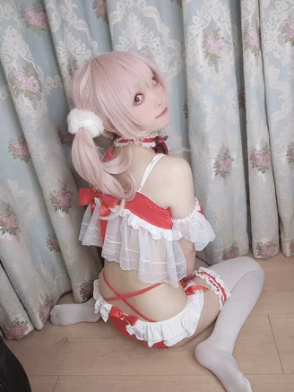 Coser-Eiri-Kanzawa-048.webp