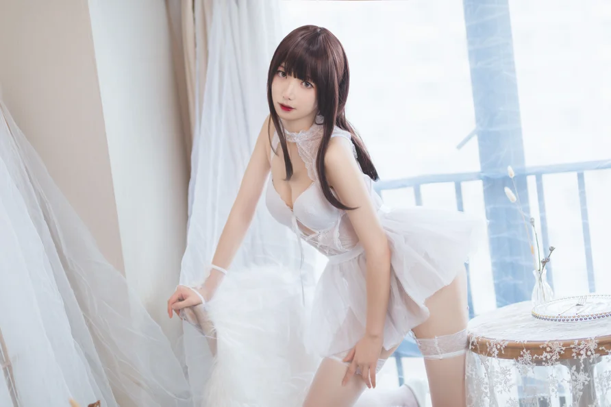 Coser-Feng-Jiang-Jiangv-011.webp