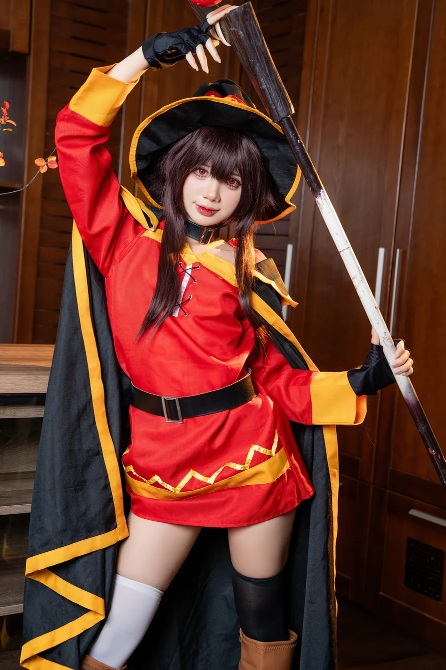 Coser-PoppaChan-Konosuba-Megumin-001.webp