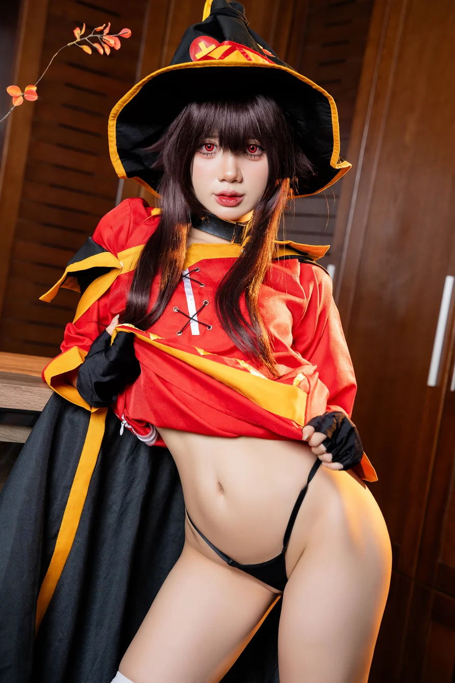 Coser-PoppaChan-Konosuba-Megumin-003.webp