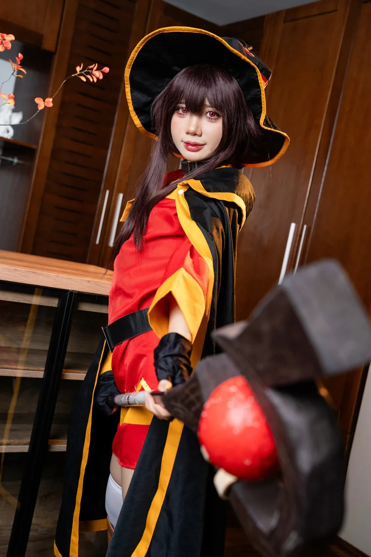 Coser-PoppaChan-Konosuba-Megumin-023.webp