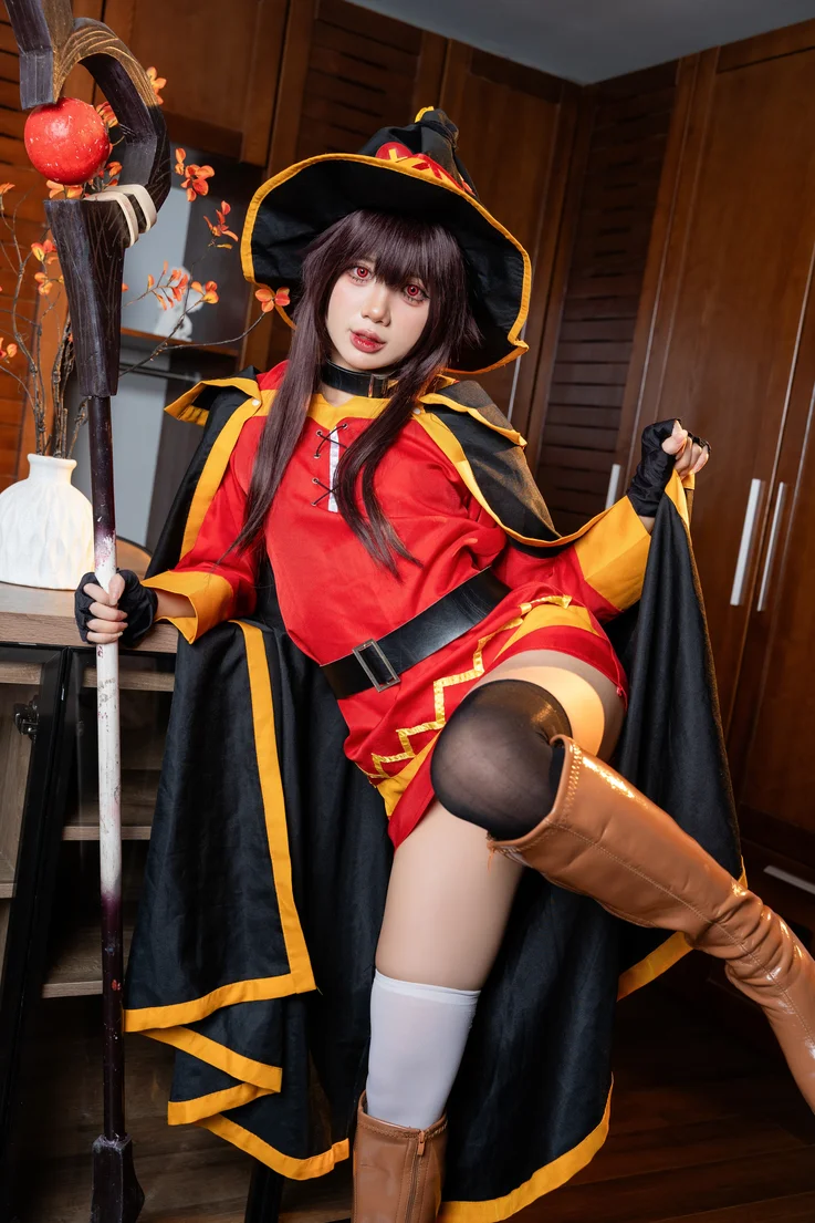 Coser-PoppaChan-Konosuba-Megumin-039.webp