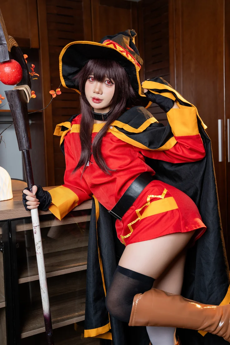 Coser-PoppaChan-Konosuba-Megumin-040.webp