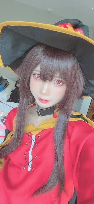 Coser-PoppaChan-Konosuba-Megumin-043.webp