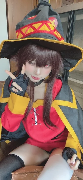 Coser-PoppaChan-Konosuba-Megumin-045.webp