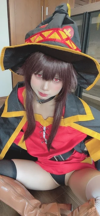 Coser-PoppaChan-Konosuba-Megumin-048.webp