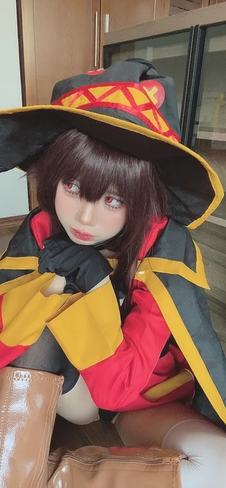 Coser-PoppaChan-Konosuba-Megumin-050.webp