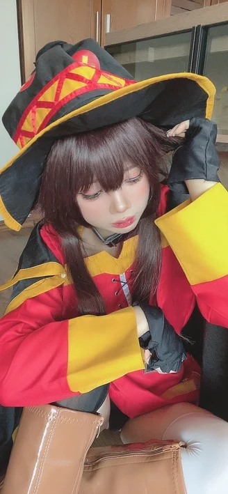 Coser-PoppaChan-Konosuba-Megumin-051.webp