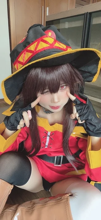 Coser-PoppaChan-Konosuba-Megumin-057.webp