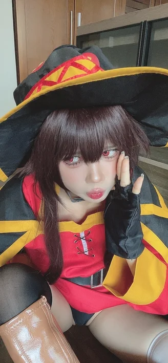 Coser-PoppaChan-Konosuba-Megumin-058.webp