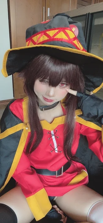 Coser-PoppaChan-Konosuba-Megumin-059.webp