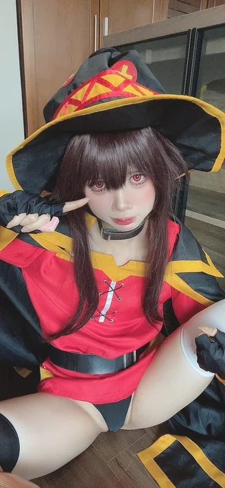 Coser-PoppaChan-Konosuba-Megumin-060.webp