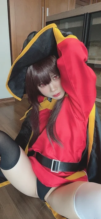 Coser-PoppaChan-Konosuba-Megumin-061.webp